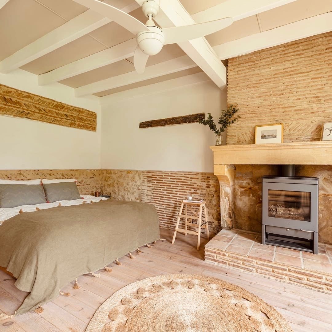 Main House interior at Chez Le Vigneron, restored farmhouse near Bergerac (4)