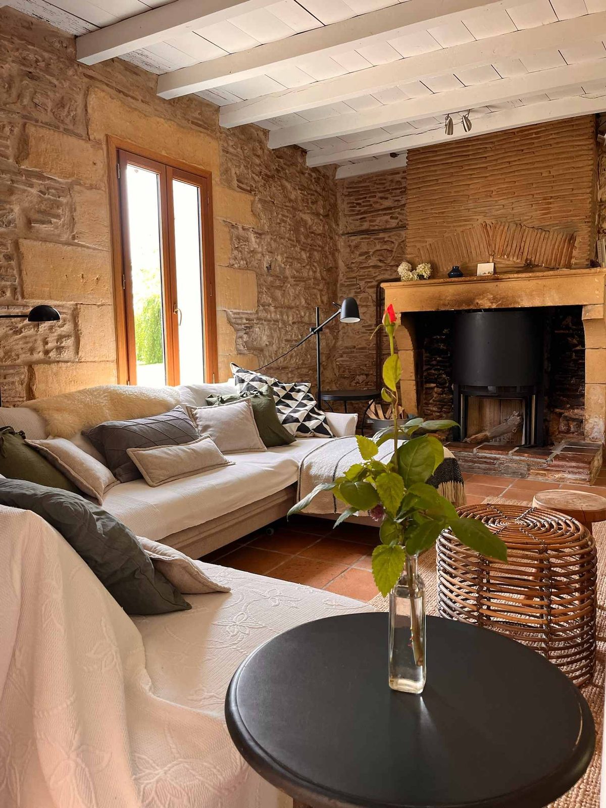 Main House interior at Chez Le Vigneron, restored farmhouse near Bergerac (13)